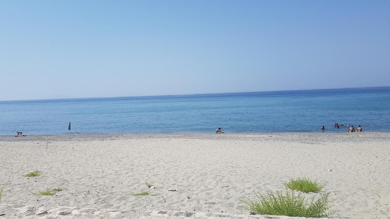 Appartamenti Vacanze Villa Meo Villafranca Tirrena Exterior photo