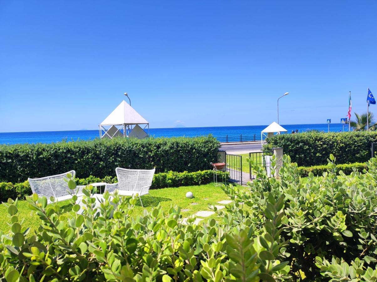Appartamenti Vacanze Villa Meo Villafranca Tirrena Exterior photo
