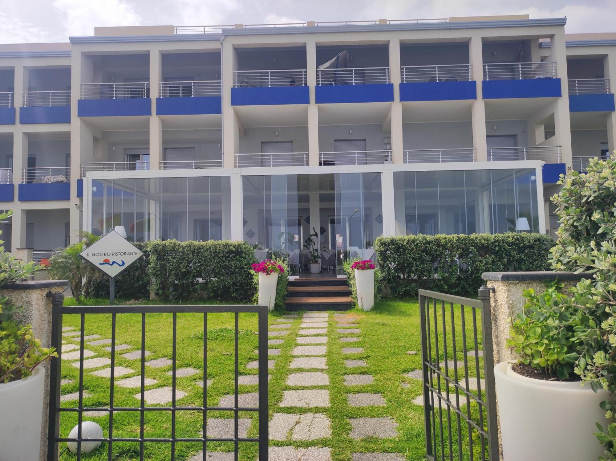Appartamenti Vacanze Villa Meo Villafranca Tirrena Exterior photo