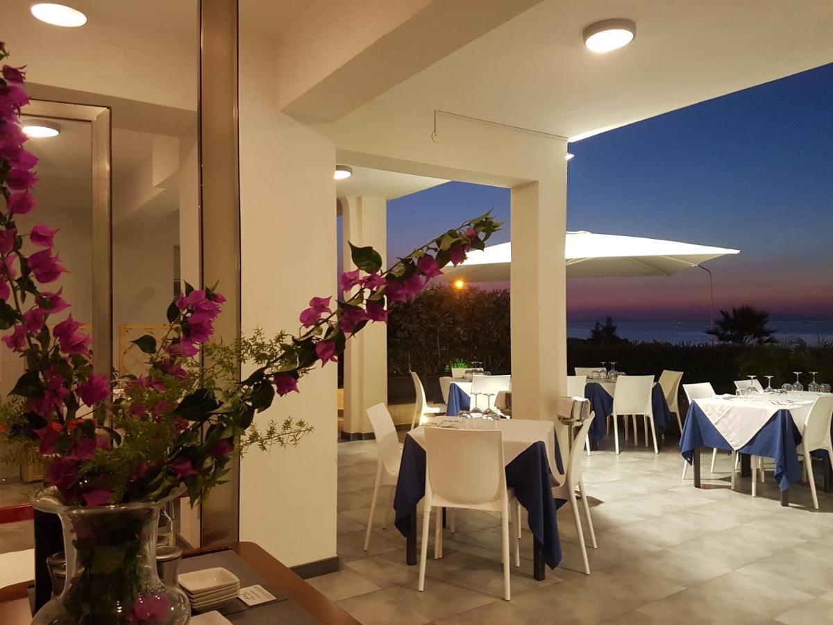 Appartamenti Vacanze Villa Meo Villafranca Tirrena Exterior photo